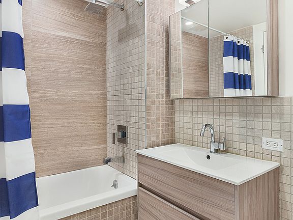 3rd image of 954 Bergen St APT 1A