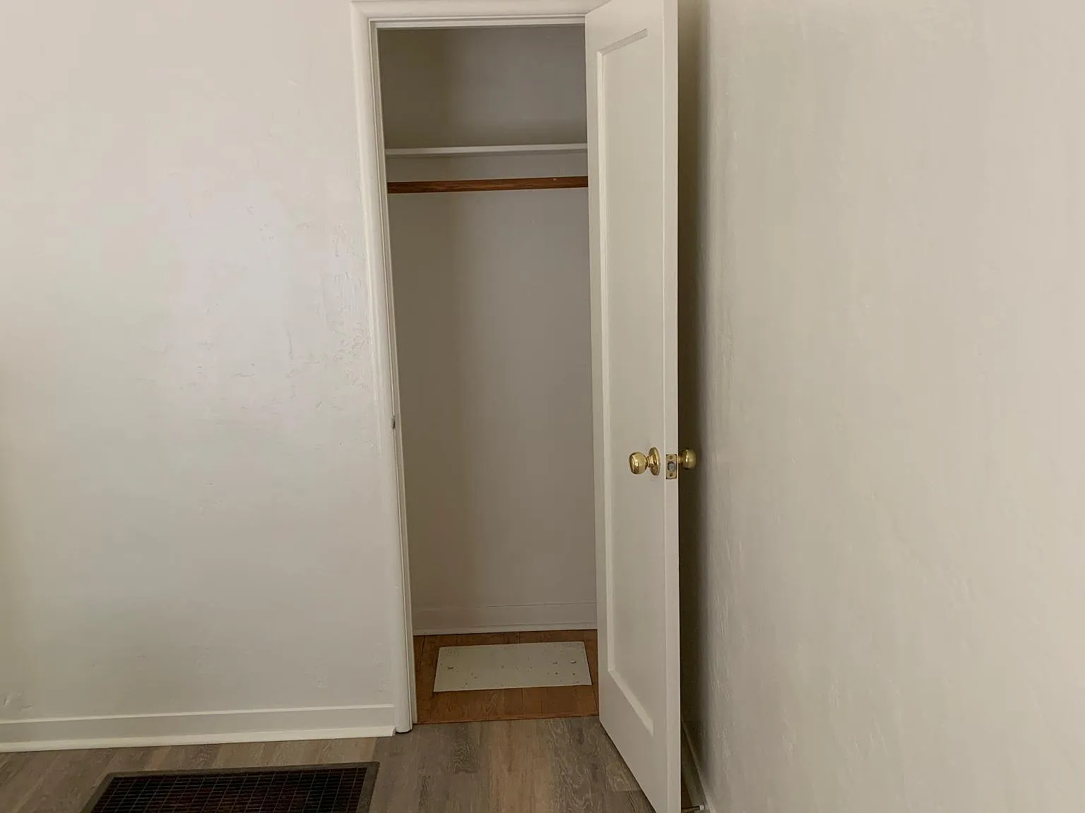 801 N Acacia Ave — Photo 4