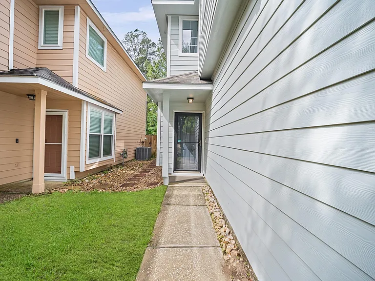 35 Ledgestone Pl — Photo 4