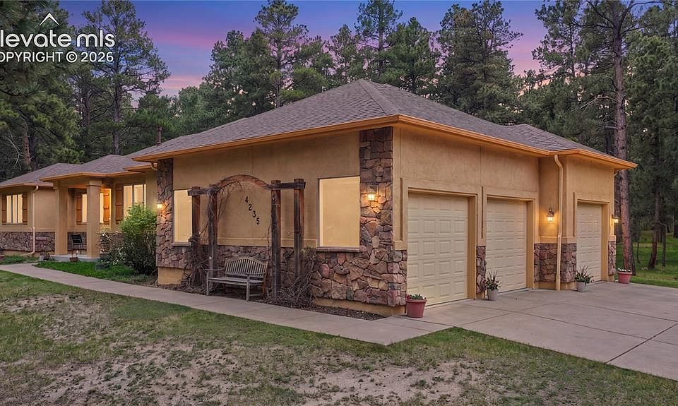1st image of 4235 Slash Pine Dr