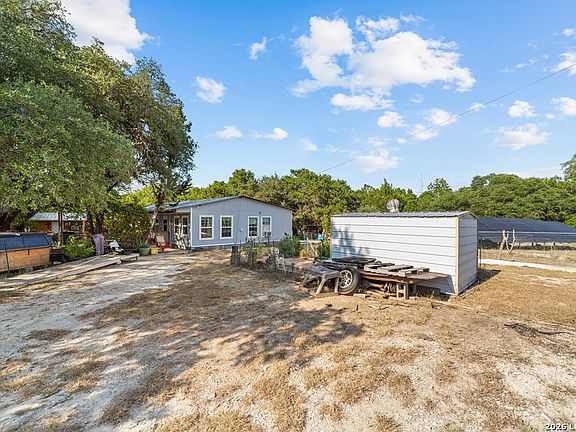 5th image of 1602 Broad Oak Dr.