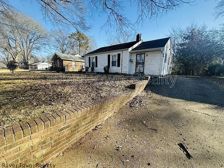 1706 Combs St — Photo 2