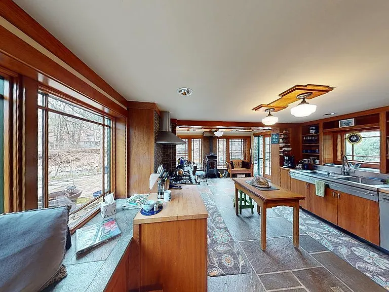 144 Sawkill Ave — Photo 11