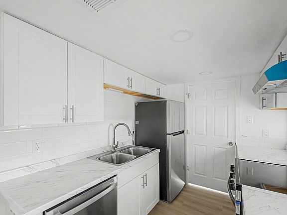 4th image of 3422 N 12th Pl #1