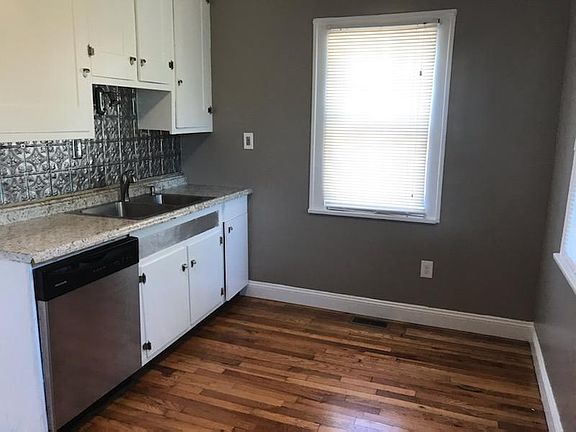 4th image of 1643 Blossom Park Ave