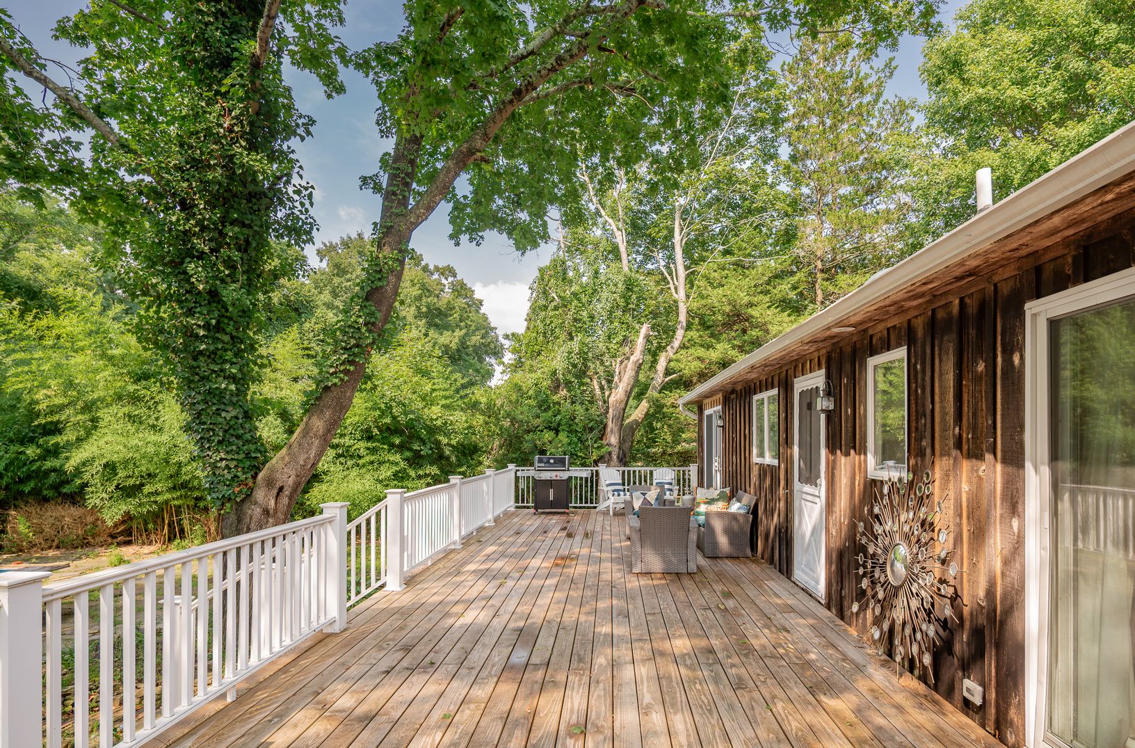  Extensive Deck
