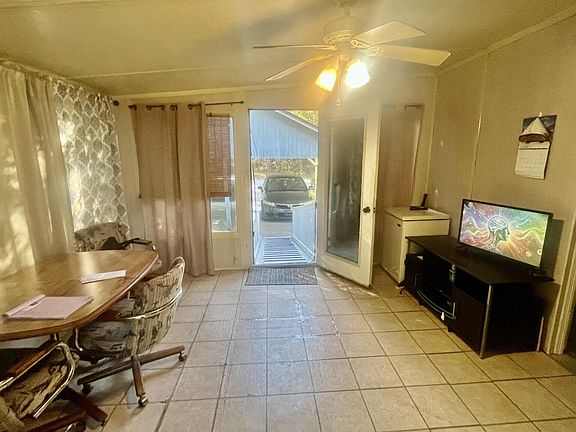 4th image of 210 Orange St