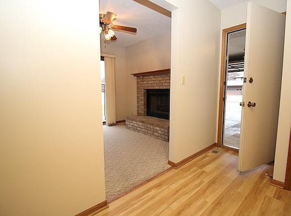 3rd image of 207 N 75th Ct