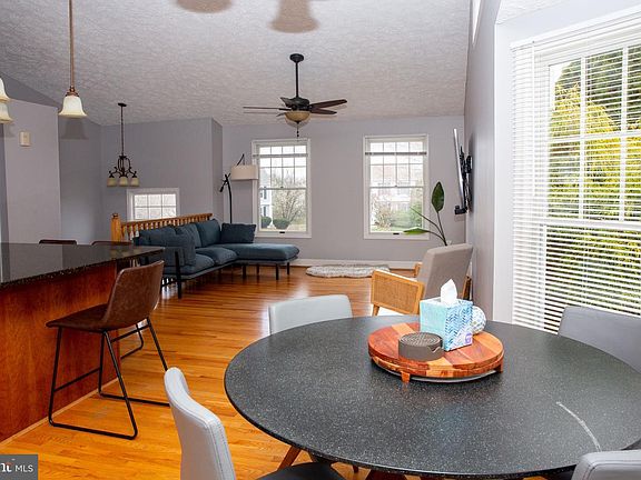 5th image of 5492 Ross Ct