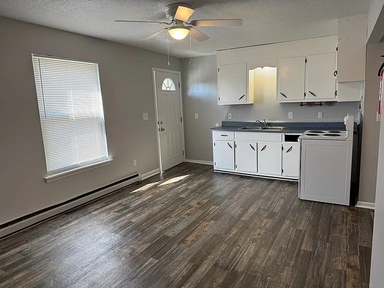 145-7 - Studio Apartment, Kitchen