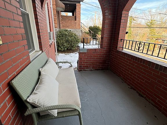 3rd image of 260-262 Pennsylvania Blvd