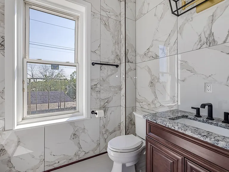 109 S Broadway #301 — Photo 10