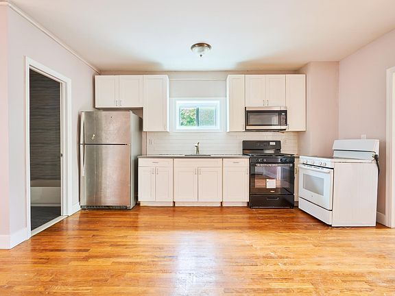 2nd image of 42 Brighton Ave Floor 2