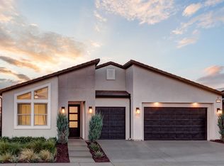 1124 Sophie Dr W, Madera, CA 93636