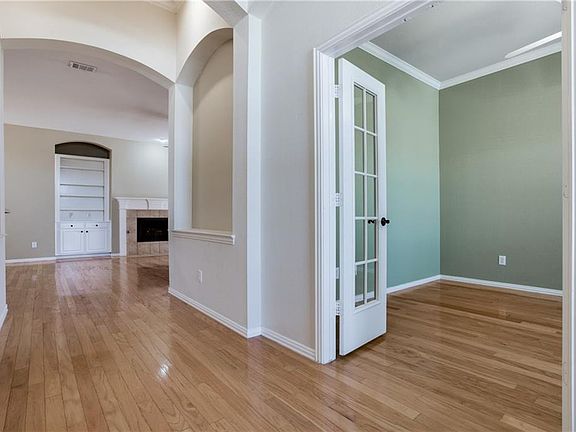 2nd image of 1645 Castle Pines Dr