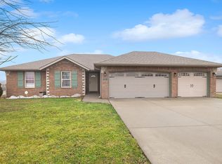 2132 E Davidson St, Republic, MO 65738