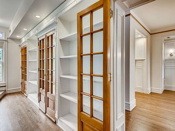 5th image of 1429 W Roscoe St APT 2
