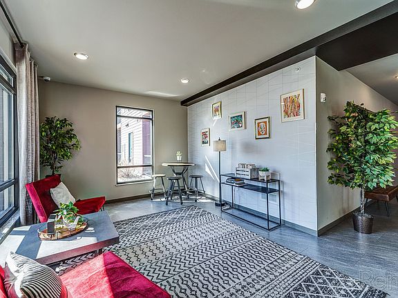 5th image of 1425 N 12th Ave #308