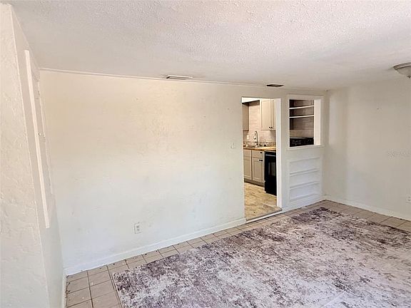 4th image of 776 27th Ave N #2