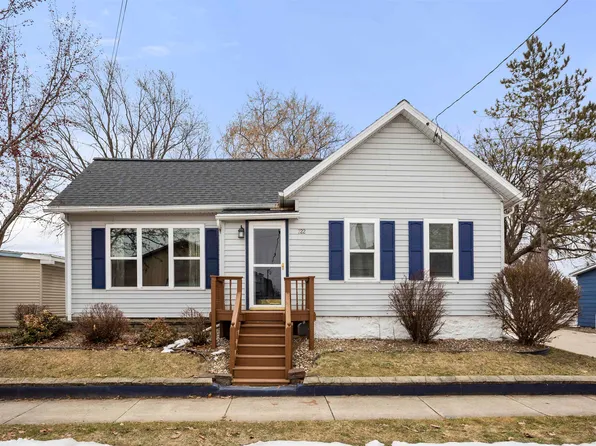 722 Oviatt St, Kaukauna, WI 54130
