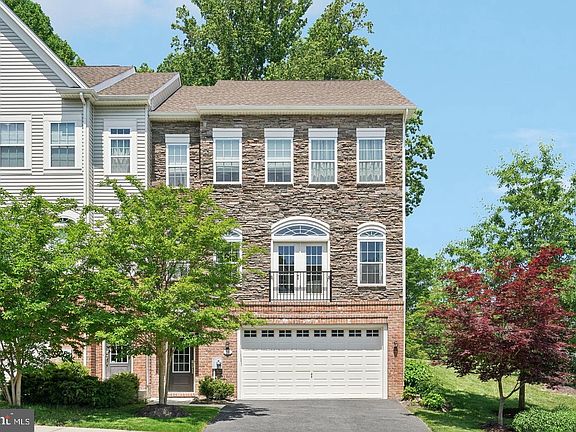 2nd image of 38 Westhampton Dr