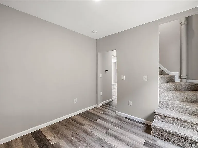 15875 Holmur St — Photo 13