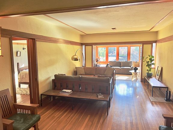 3rd image of 177 Linden Ave APT 2