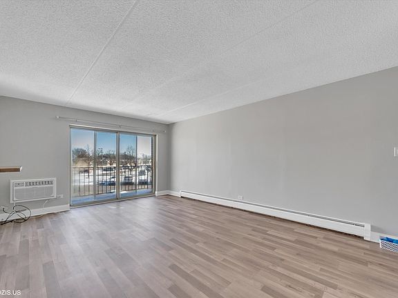 4th image of 586 Fairway View Dr APT 2C