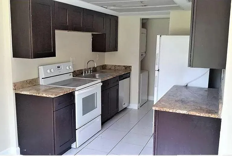 5710 NW 21st St #36-B — Photo 3