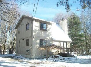 2317 Doe Dr, Long Pond, PA 18334