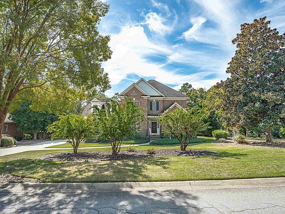 3rd image of 310 Beaumont Park Cir