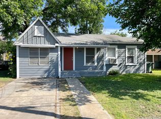 122 Fenley St, Uvalde, TX 78801