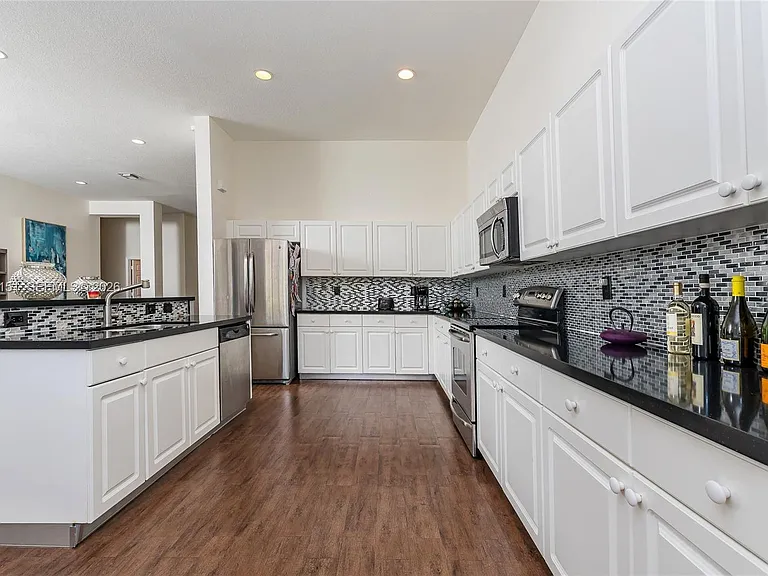 1225 Skylark Dr — Photo 5
