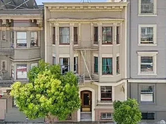 2nd image of 985 Pine St #7