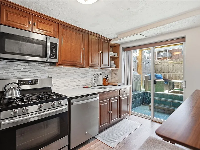 1722 Commonwealth Ave #1 — Photo 4