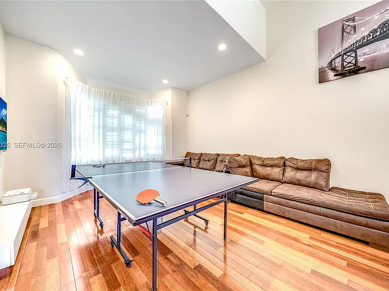 1241 S 13th Ave — Photo 23