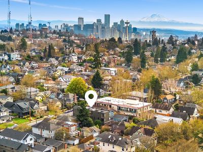 2113 6th Ave W #B, Seattle, WA, 98119