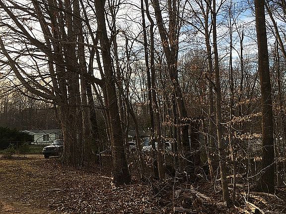 4th image of 5713 Dana Dr
