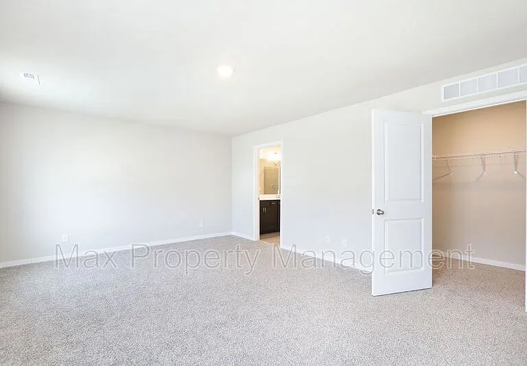 2302 SW 23rd St — Photo 18