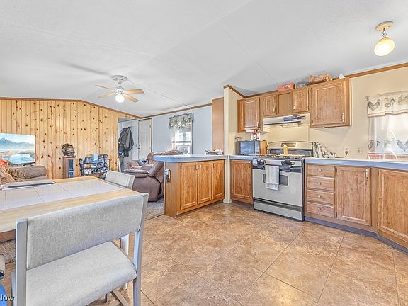 2nd image of 20455 N Benton West Rd