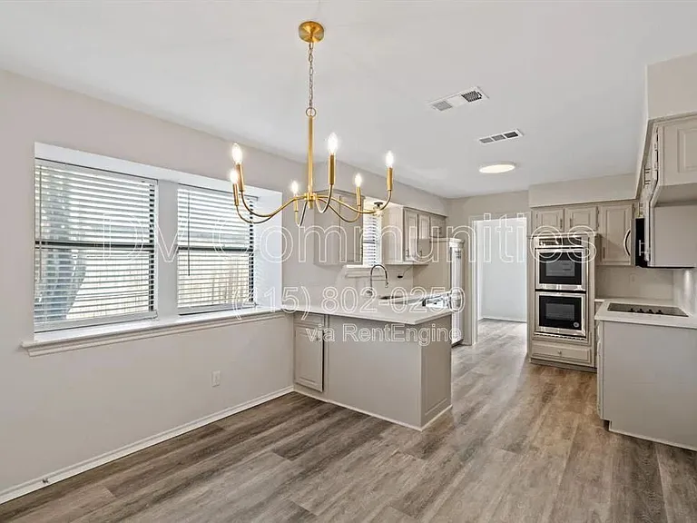 1614 N Valley Pkwy — Photo 9