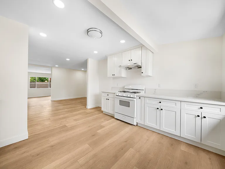 10148 Felipe Ave — Photo 6