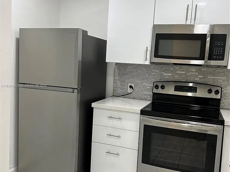 11925 NE 2nd Ave #B308 — Photo 8