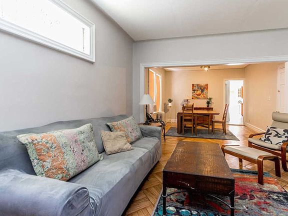 4th image of 76-20 Park Ln