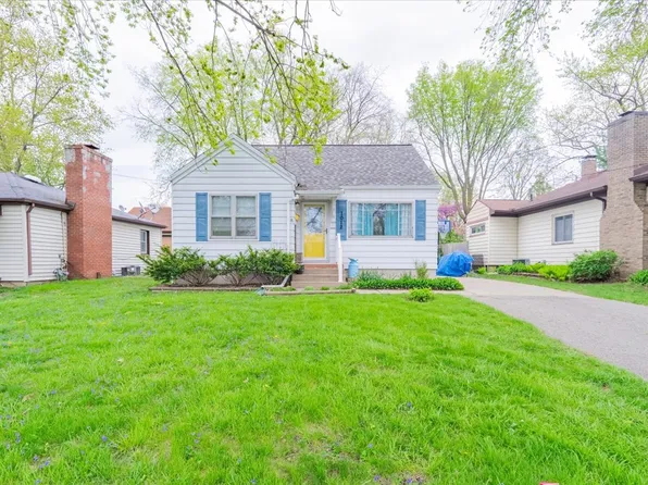 1012 N Linden St, Normal, IL 61761