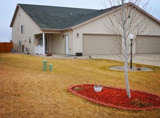 843 Cinnamon Ridge Pl, West Fargo, ND 58078