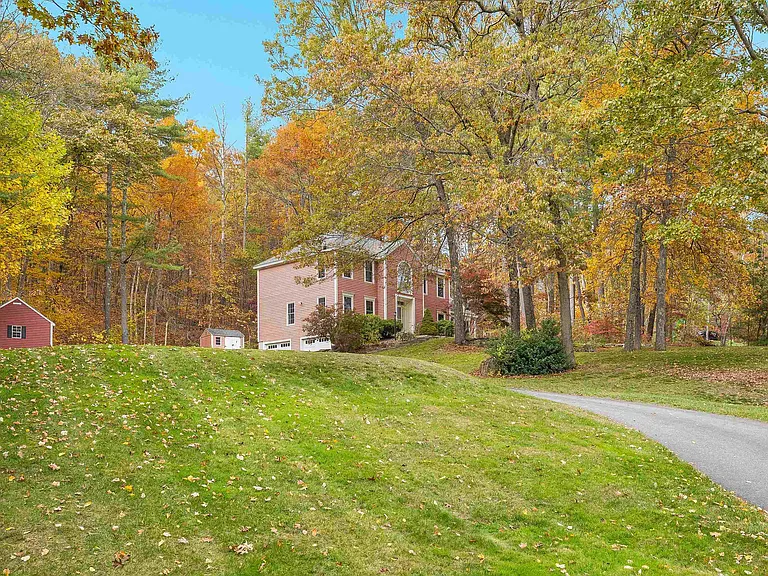 13 Bear Hill Rd — Photo 33