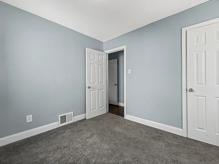 20220 Kenosha St — Photo 9