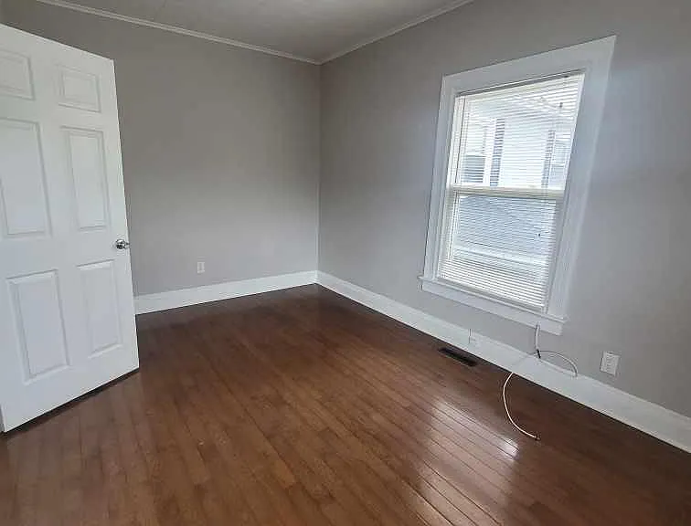 1147 S Plymouth Ave #2 — Photo 6