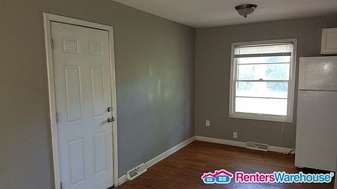 5th image of 11221 Booth Ave